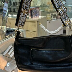 Vegan leather shoulder bag with two strap options